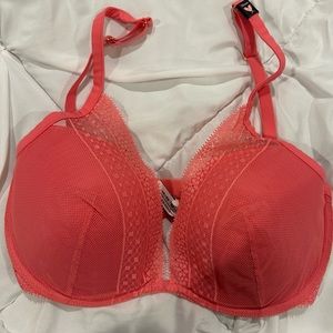 NWT: Victoria, secrets bra, size 32 DDD color is coral